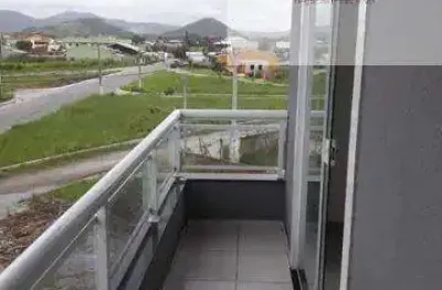 Ocean vende: apartamento, 2 quartos, porcelanato, garagem, varanda, 2 quadras da praia