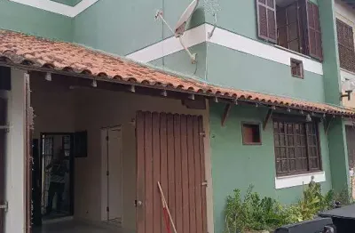 Ocean vende:  itaipu, pequeno condomínio, casa 2 quartos, armários, escritório, dependência completa