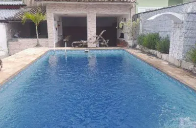 Ocean vende: itaipuaçu ,recanto, casa 2quartos, área gourmet, piscina, pé serra, 5min itacoatiara