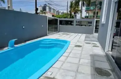 Com piscina/matinhos/mar á 01 quadra/mobiliado/70min/curitiba/r$ 780mil estudo t