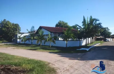 Casa com 3 quartos sendo 1 suíte e piscina pontal do paraná praia de canoas