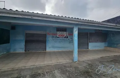 Casa com ponto comercial em frente no rio da onça matinhos-pr