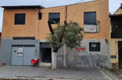 Aluga-se galpão e espaço comercial - ótima oportunidade!