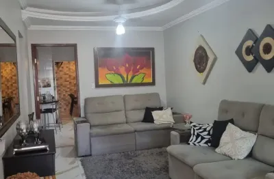 Casa à venda – localização privilegiada em governador valadares