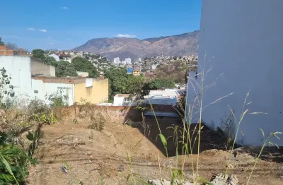 Terreno à venda na Rua Pirapora, 464, Maria Eugênia, Governador Valadares