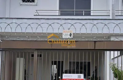 Casa com 3 quartos à venda na Rua Pasteur, Iririú, Joinville