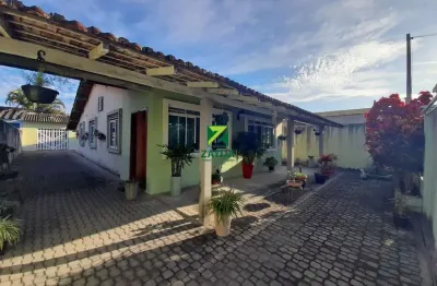 Casa espaçosa à venda em casimiro de abreu-rj - bairro leda - barra de são joão: 4 quartos, 1 sala, 2 banheiros, 175m².