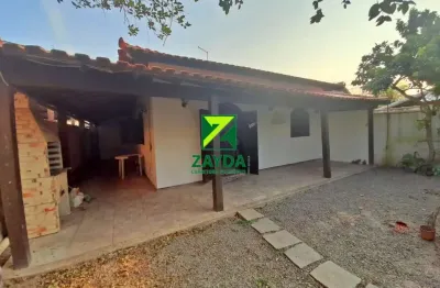 Casa independente com 03 quartos, no bairro vila campo alegre, em barra de são joão.