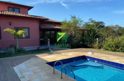 Luxuosa casa com 04 quartos e piscina, em 02 terrenos, no condomínio fechado green village, em rio das ostras.