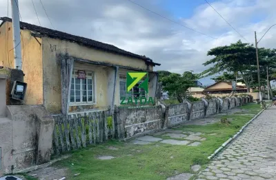 Casa em amplo terreno, com 660m² de área total, no praião, em barra de são joão. oportunidade para investimento