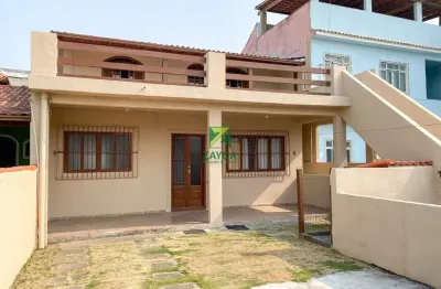 Casa com 02 quartos e quintal, na praia do centro de barra de são joão.
