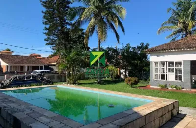 Casa à venda em casimiro de abreu-rj, centro - barra de são joão. 3 quartos, 2 suítes, 2 salas, 3 banheiros, 5 vagas, 183m².