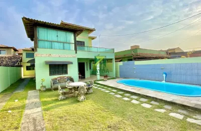 Casa à venda em cabo frio-rj, aquárius: 3 quartos, 2 suítes, 3 banheiros, 4 vagas de garagem, 200m². aproveite!