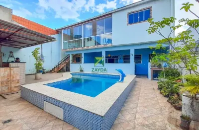 Casa à venda em rio das ostras-rj, palmital! 5 quartos, 3 suítes, 4 salas, 6 banheiros e 2 vagas de garagem. 360m²!