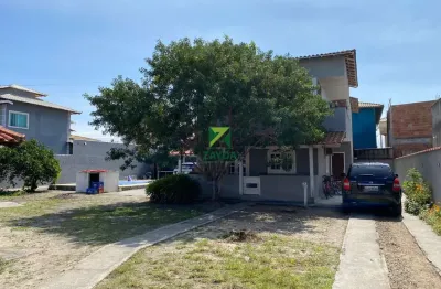 Casa de 4 quartos na cidade praiana - rio das ostras, com 2 salas, 2 banheiros, 5 vagas de garagem!