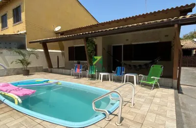 Imperdível! casa à venda em casimiro de abreu-rj, bairro peixe dourado i - barra de são joão. 3 quartos, 1 suíte, 2 salas, 1 banheiro, 5 vagas de garagem, 180m² de área.