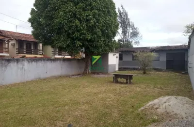 Terreno à venda na cidade praiana de rio das ostras com 360m² de área