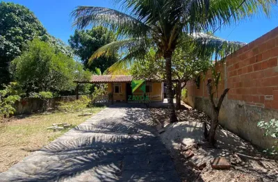 Casa linear com amplo quintal  de 372m² à venda em jardim miramar - rio das ostras