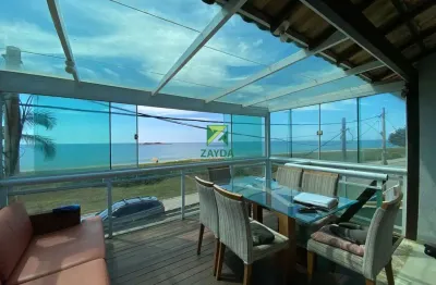 Imperdível casa duplex à beira mar com 2 suítes no centro de barra de são joão-rj
