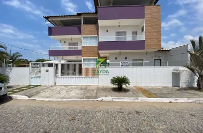 Casa triplex de luxo  com vista para o mar em unamar: 04 suítes, 02 salas, 08 banheiros, 30 vagas de garagem.