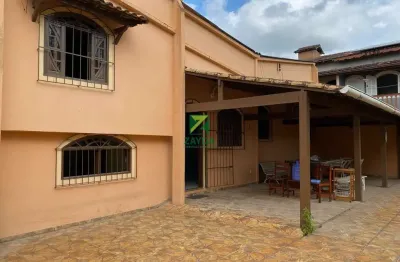 Casa linear com 04 quartos com quintal na quadra da praia em praia santa irene - barra de são joão-rj: imperdível!