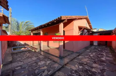 Casa à venda em barra de são joão-rj: 2 quartos, piscina, churrasqueira!