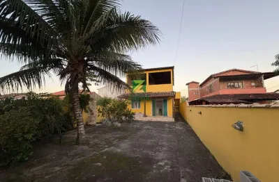 Casa duplex com amplo quintal à venda com 2 quartos, 2 banheiros, 2 vagas de garagem, amplo quintal! bairro peixe dourado ii seguro e tranquilo
