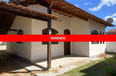 Imperdível! casa à venda em rio das ostras-rj. 2 quartos, 1 suíte, 1 sala, 2 banheiros,4 vagas de garagem aceita financiamento bancário