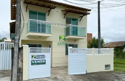 Casa duplex com 03 quartos em barra de são joão: à poucos metros da praia e rodovia amaral peixoto, próximo à todo tipo de comércio e condução.