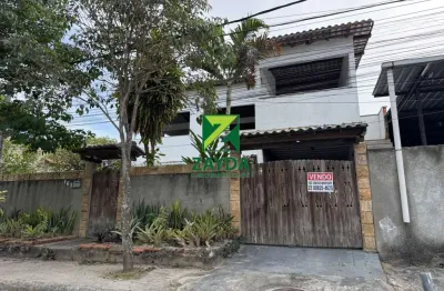 Casa duplex de 3 quartos com terraço e quadra, com 8 vagas de garagem, na cidade beira mar em rio das ostras.