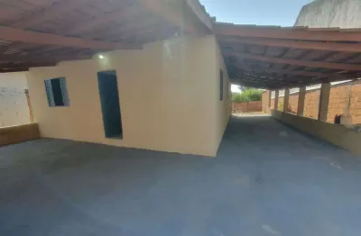Casa com 2 quartos sendo 168,00m² à venda no veiga jardim 2