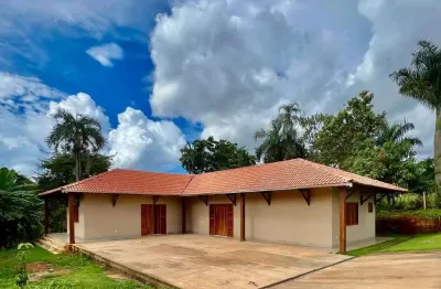 Chácara à venda de 4 mil metros, rica em água no  município de roselândia.