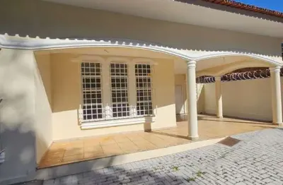 Excelente casa avenida areiao, setor pedro ludovico