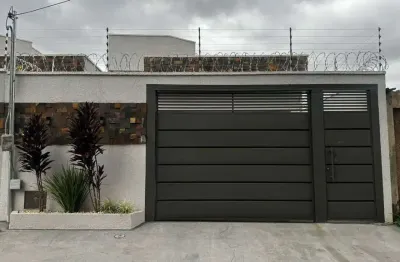 Casa à venda 3 quartos, sendo 1 suíte, 2 banheiros de 145,00 m²