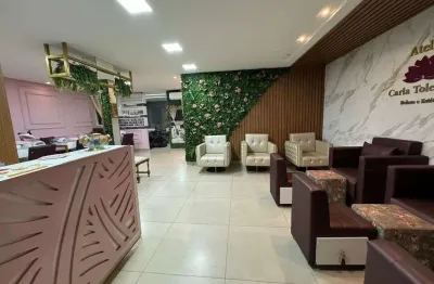 Sobrado à venda com salão de beleza - porteira fechada