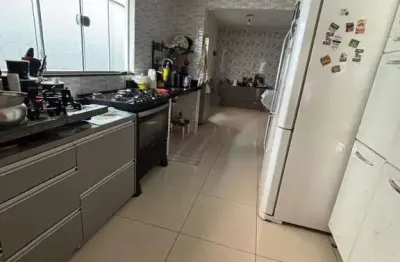 Casa à venda com 3 quartos, sendo 1 suíte de 178,00 m² no resid. monte carlo