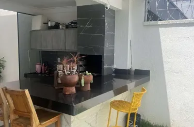 Casa à venda 3 quartos sendo 1 suíte, de 140,00 m² no bairro cardoso.