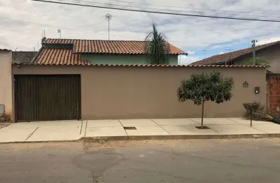 Ótima casa de 3 quartos com suíte na vila maria ap. de goiânia
