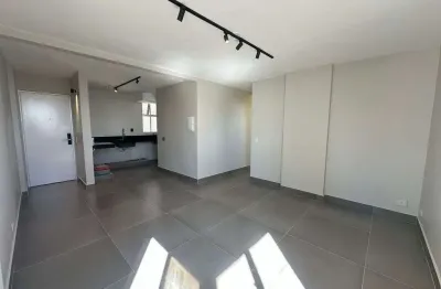 Apartamento setor oeste - 2 quartos sendo 1 suíte - reformado.