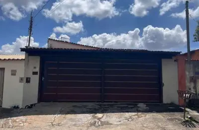 Casa de 2 quartos com 240m de Lote no Conj. Cidade Vera Cruz - Aparecida de Goiânia