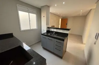 Apartamento 2 quartos reformado e com armários no Gran Jardim - Goiânia.