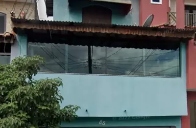 Casa com 3 quartos para alugar na Rua Kalil Filho, Parque Gerassi, Santo André