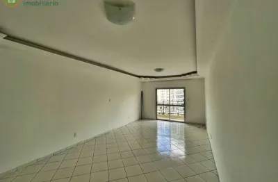 Apartamento com 3 quartos para alugar na Avenida Nove de Julho, 522, Centro, Taubaté