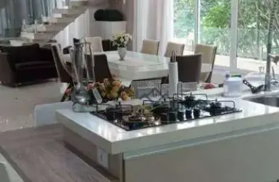 Sobrado com 3 quartos para alugar, 220 m² por R$ 9.500/mês - Vila Moraes - Mogi das Cruzes/SP