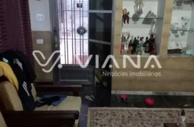 Casa assobradada à venda no bairro fundação em são caetano do sul.