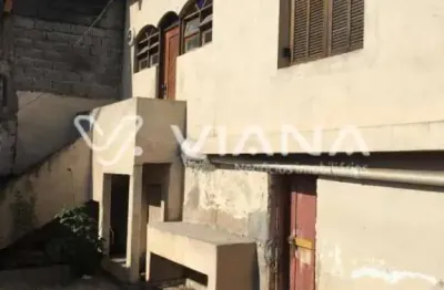 Oportunidade: excelente casa, localização privilegiada: 2 dormitórios, cozinha,  2 banheiros, 7 va