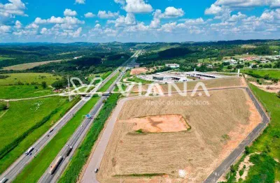 Loteamento empresarial às margens da rodovia castello branco
