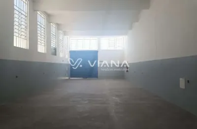 Barracão / Galpão / Depósito com 5 salas para alugar na Avenida Prestes Maia, --, Centro, Diadema