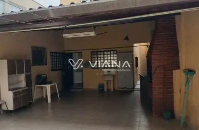 Casa assobradada com 3 dormitórios, suíte e churrasqueira para locação no bairro mauá - são caetano