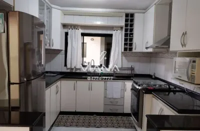 Sobrado à Venda com 4 Quartos no Jardim Las Vegas em Santo André/SP.